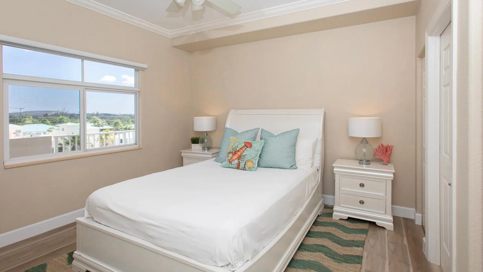 Apartment South Bay Beach Club 28 - 3Bedroom 2 Bathroom Unit George Town